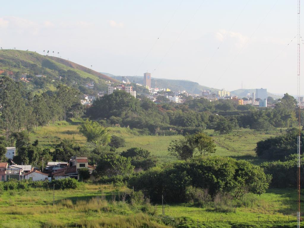 Lotus Hotel - A 6 Km Do Santuario De Aparecida-Sp Guaratinguetá Eksteriør bilde