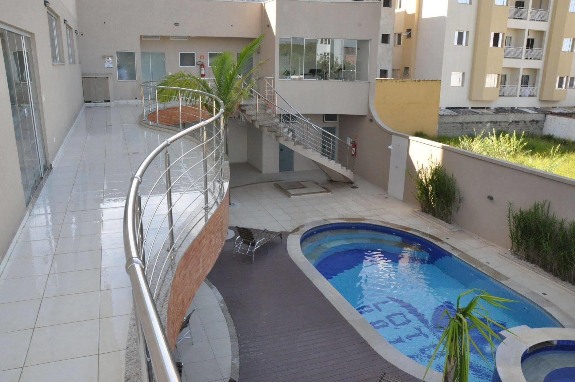 Lotus Hotel - A 6 Km Do Santuario De Aparecida-Sp Guaratinguetá Eksteriør bilde